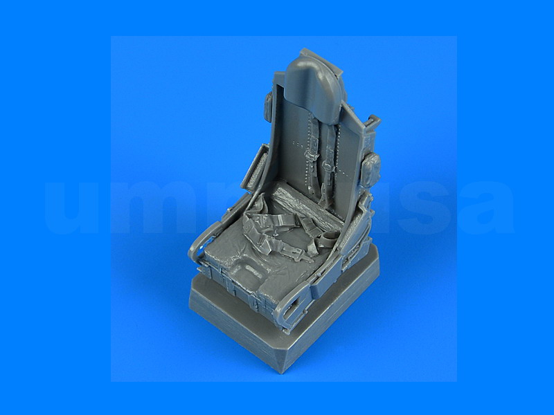 QB32241 F-100 Super Sabre ejection seat with safety belts 1/32